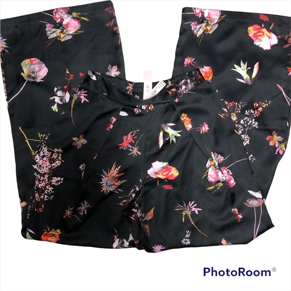 Victoria’s Secret Small Lounge Pajama Pant Vibrant Multicolor Flowers on Black - Picture 5 of 6